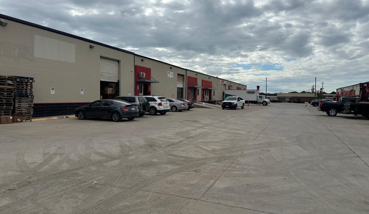 WhatsApp Image 2025-10-17 at 17.40.45_9cac0b49 (1)