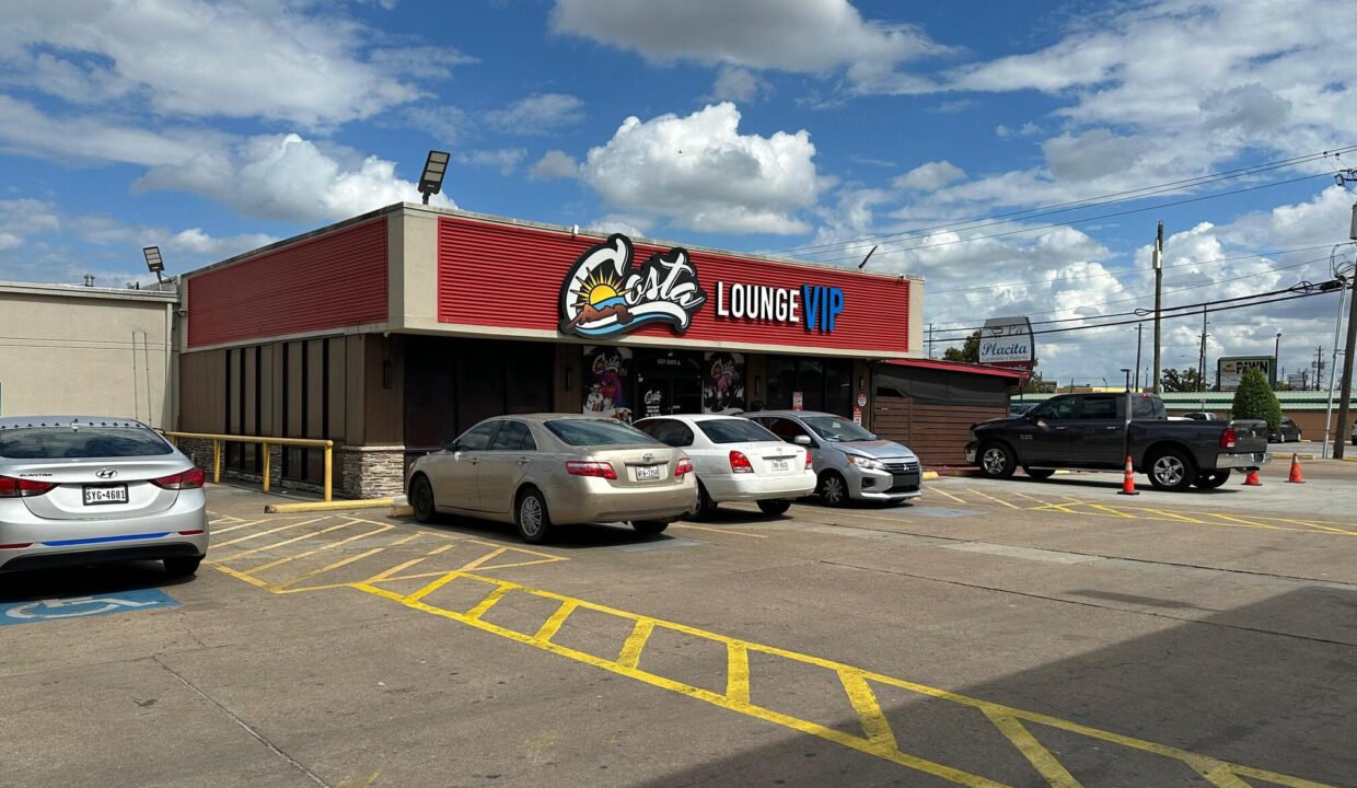 WhatsApp Image 2025-10-17 at 18.04.12_24901255