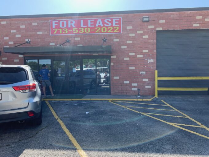 Multi-Tenant Storefront on 5605 Bellaire Boulevard