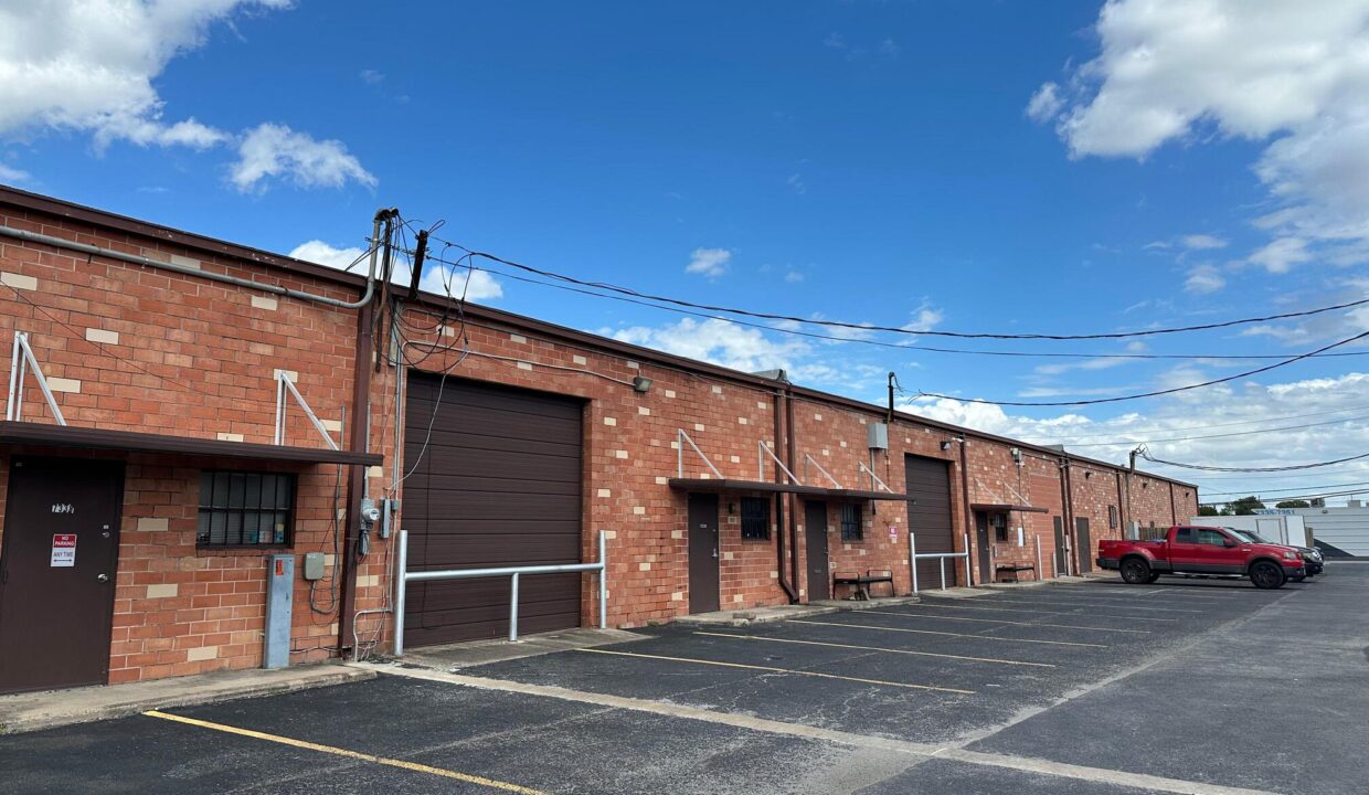 WhatsApp Image 2025-10-17 at 18.04.18_54611861