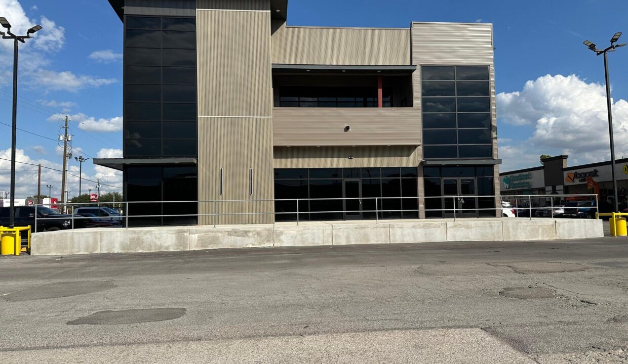 WhatsApp Image 2025-10-16 at 18.20.45_de8b24ff