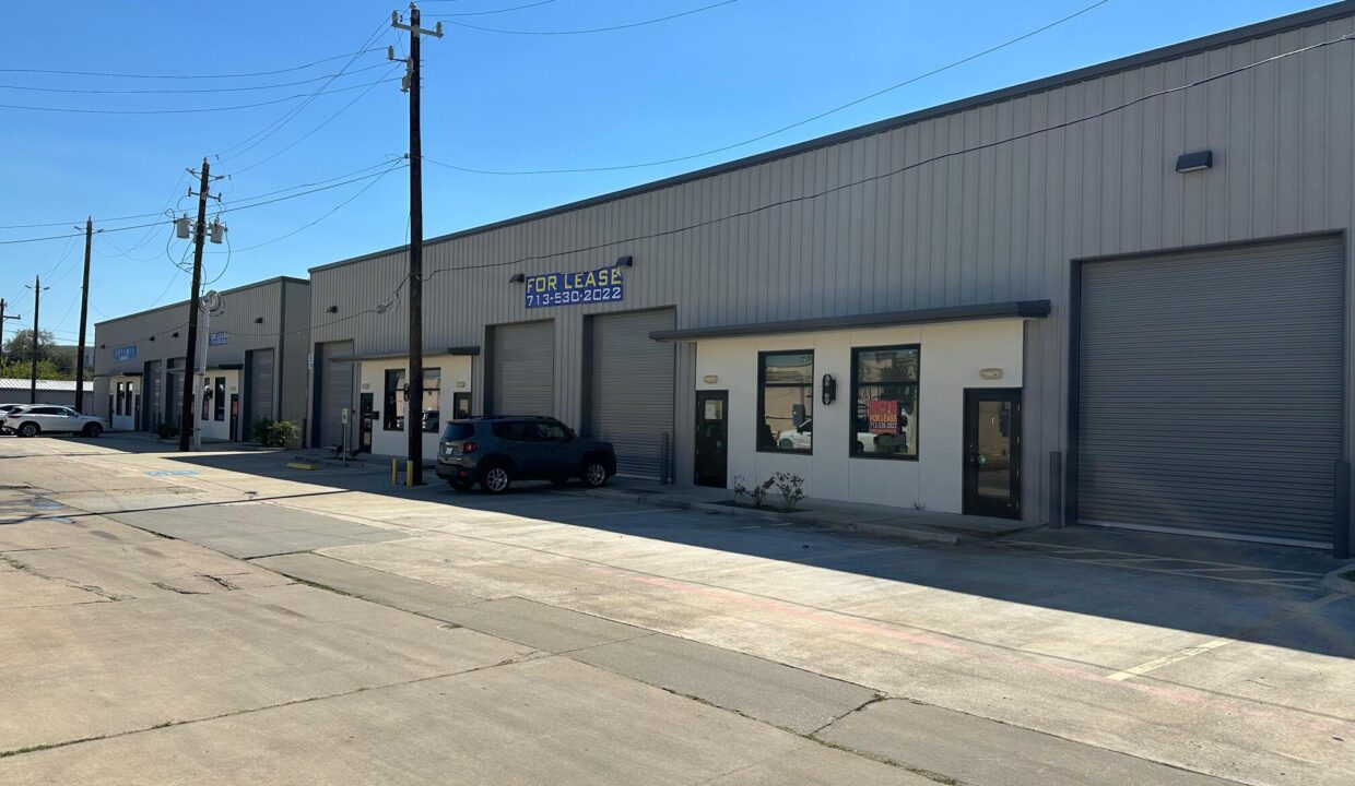 WhatsApp Image 2025-10-15 at 17.21.52_43213418