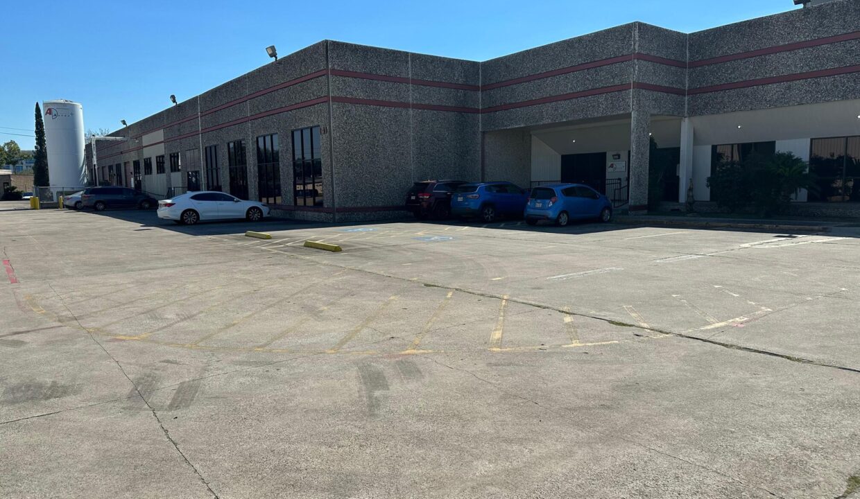 WhatsApp Image 2025-10-15 at 17.22.07_3405da81